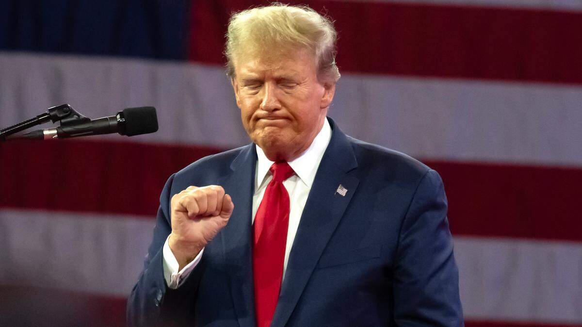 El ex presidente de los Estados Unidos, Donald J. Trump, hace comentarios en la Conferencia de Acción Política Conservadora (CPAC) de 2024 en National Harbor, Maryland, EE. UU., el sábado 24 de febrero de 2024.