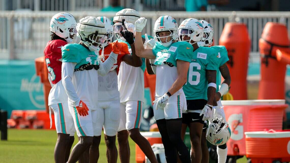 McDaniel aprovecha el viaje de los Dolphins a Chicago para construir la química del equipo
