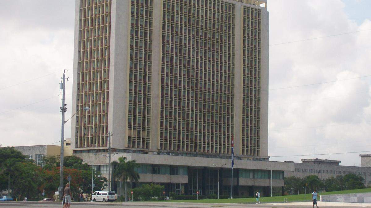 Sede del ministerio de las Fuerzas Armadas Revolucionarias de Cuba (MInfar) en La Habana. El Minfar reportó explosiones en la madrugada de este martes en un sitio donde almacena “material de guerra” en Holguín.