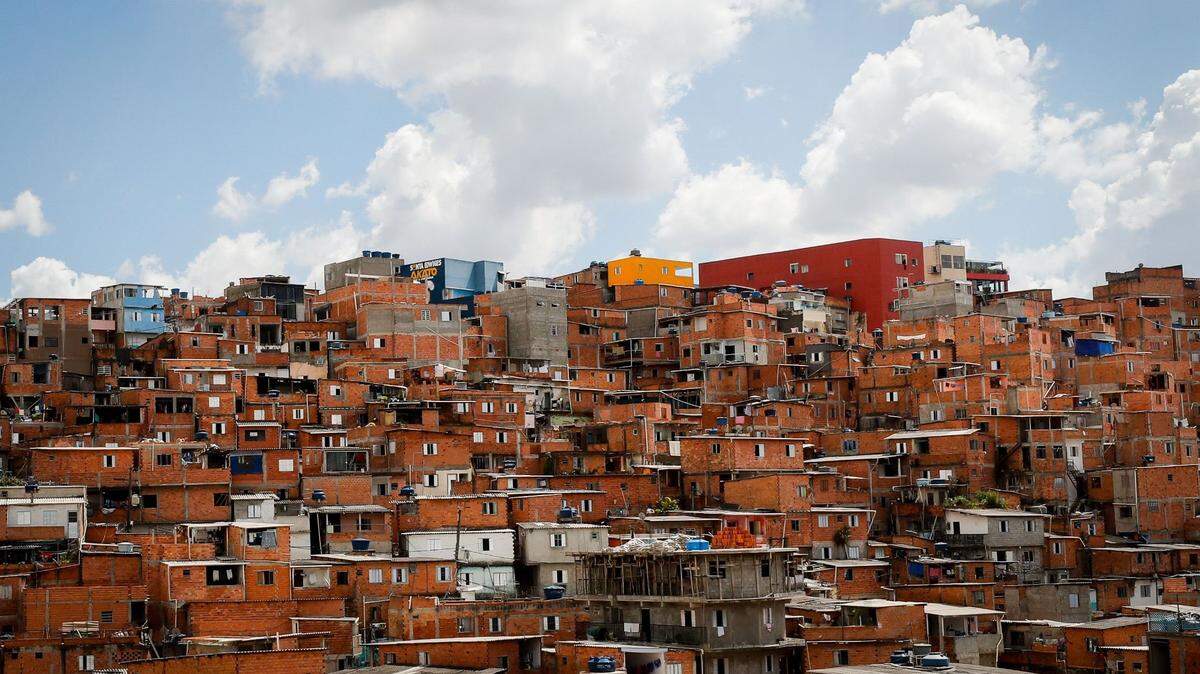 Vista de la favela Paraisópolis en Sao Paulo, la segunda mayor de esa ciudad de Brasil. Sus habitantes se preparan para celebrar una Navidad diferente, marcada por las carencias económicas..
