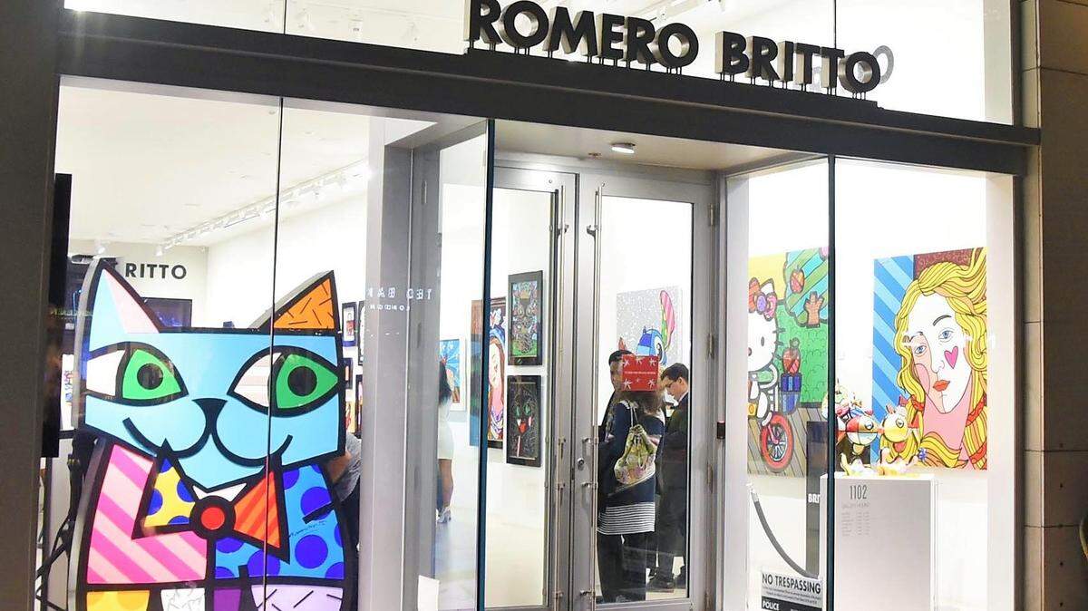 Romero Britto says Lincoln Road's atmosphere is deterring customers.