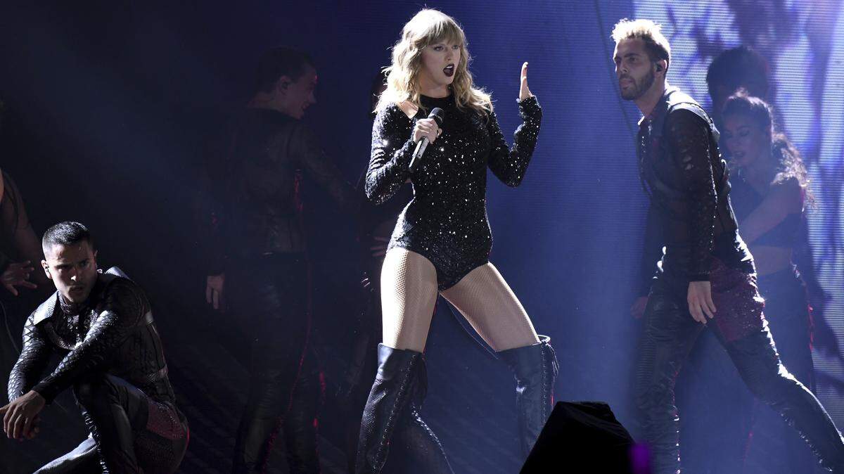 Taylor Swift durante una presentación de su “Reputation Tour” en el MetLife Stadium, East Rutherford, NJ, el pasado viernes 20 de julio.