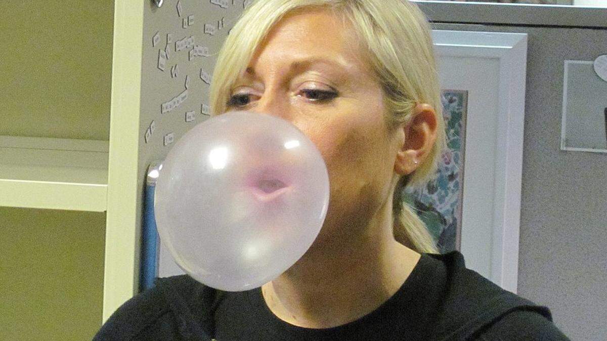 En este estudio se concluye que mascar chicle, algo tan barato, tan a mano y tan bien tolerado por nuestro organismo, es un modo efectivo de reducir el estrés y la ansiedad.