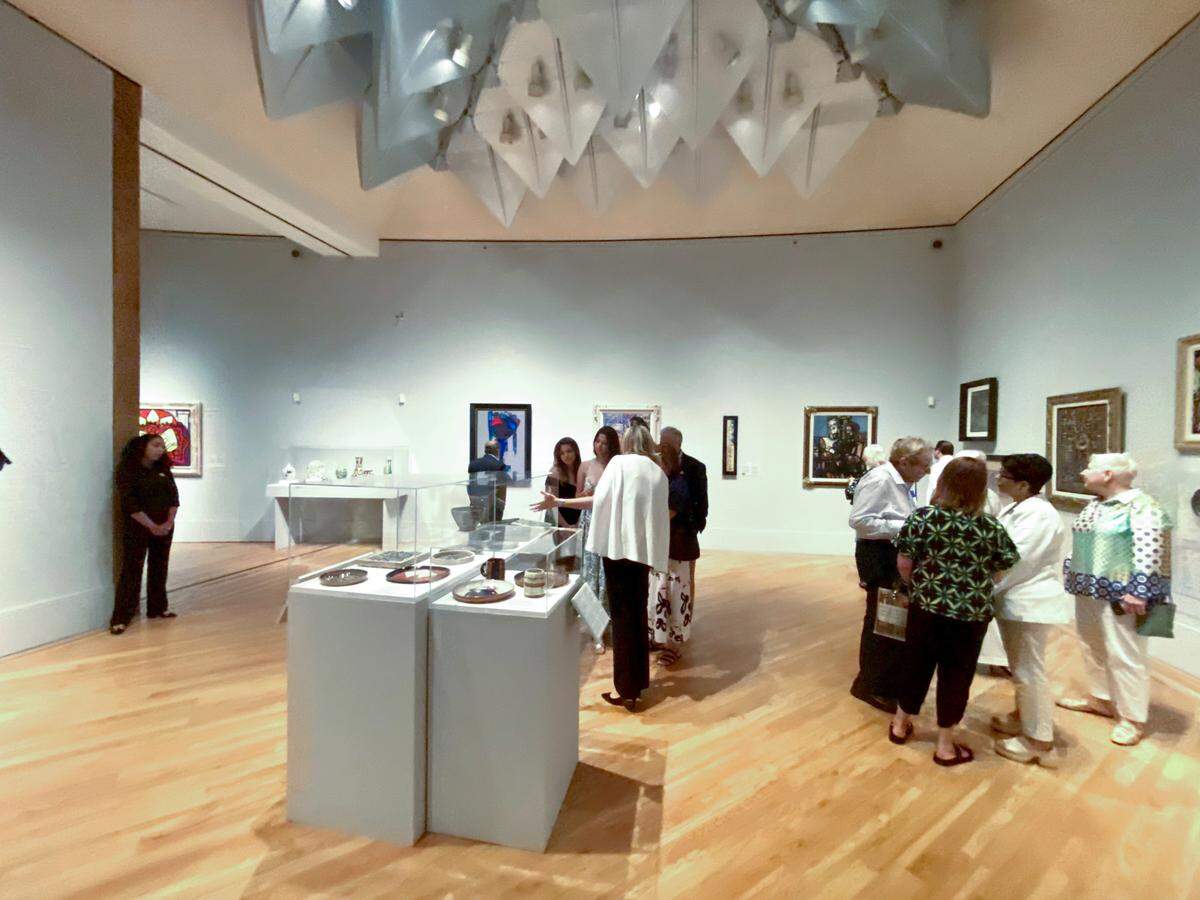 Obras en sala de la exposición “La generación perdida. Mujeres ceramistas y la vanguardia cubana”. Frost Art Museum, Miami.