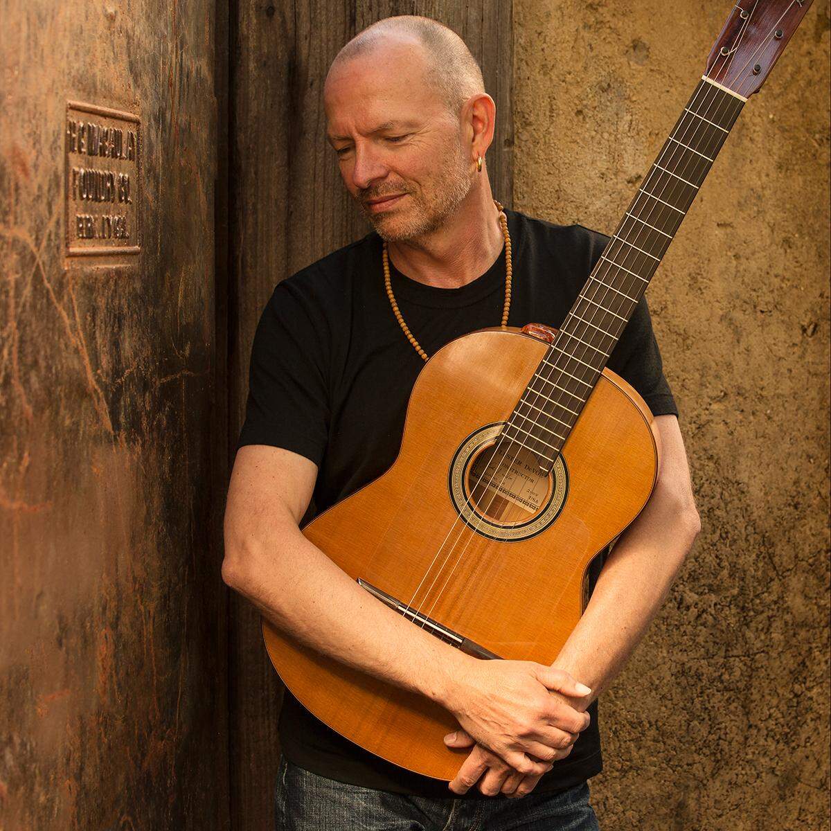 Ottmar Liebert & Luna Negra, el 8 de noviembre en Broward Center for the Performing Arts.