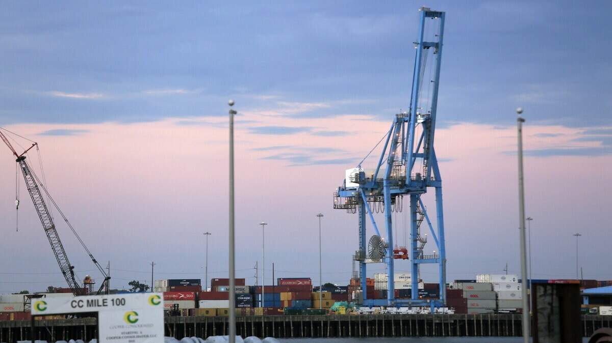 Vista del Puerto de Nueva Orleans, Louisiana, el 1 de octubre de 2024. Las empresas de Estados Unidos se preparan para una posible subida de los aranceles después de las elecciones, lo que complica la planificación y la inversión. 