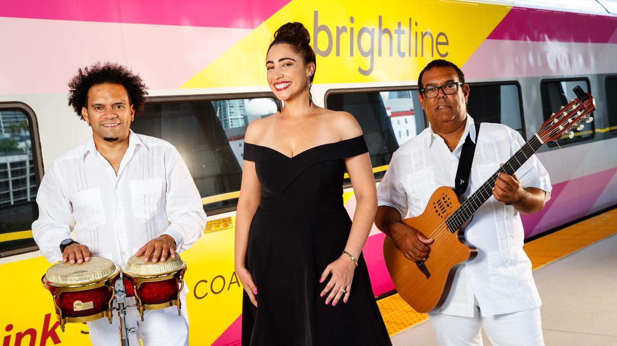 En el Havana Special Rum Train la cantante Leslie Cartaya contará con el respaldo del percusionista Raymer Olalde y el guitarrista Lázaro Rodríguez.
