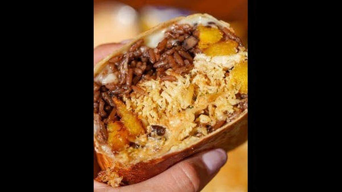 Caja Caliente se ha autoproclamado el rey del taco cubano