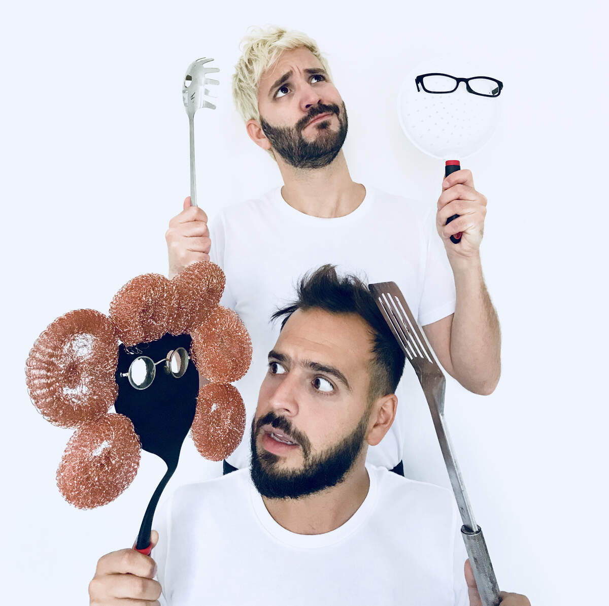 En Imago se presentará el domingo 19 de mayo, a las 11:00 a.m., la obra de teatro para niños En el País de la Cocina, de Antonio Orlando Rodríguez y Sergio Andricaín, con las actuaciones de Leonardo Van Schermbeek y Saúl Mauricio Mendoza.
