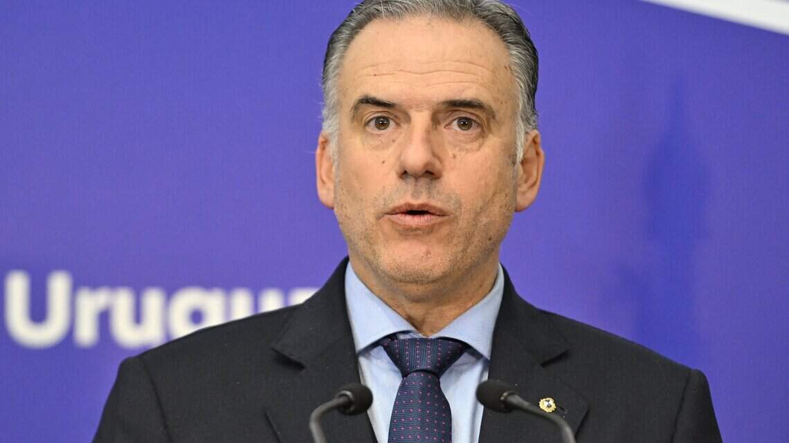 La desaprobación del Gobierno de Yamandú Orsi en Uruguay sube al 57%, según nueva encuesta