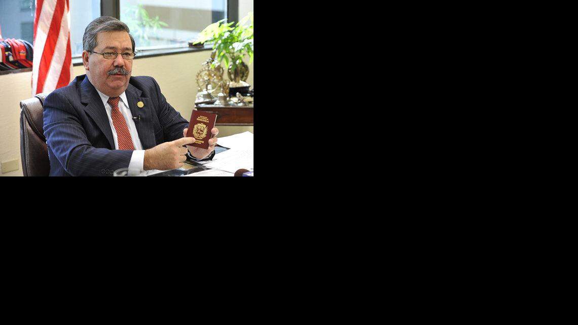 EL CONSUL de Venezuela en Miami, Antonio Hernández Borgo.