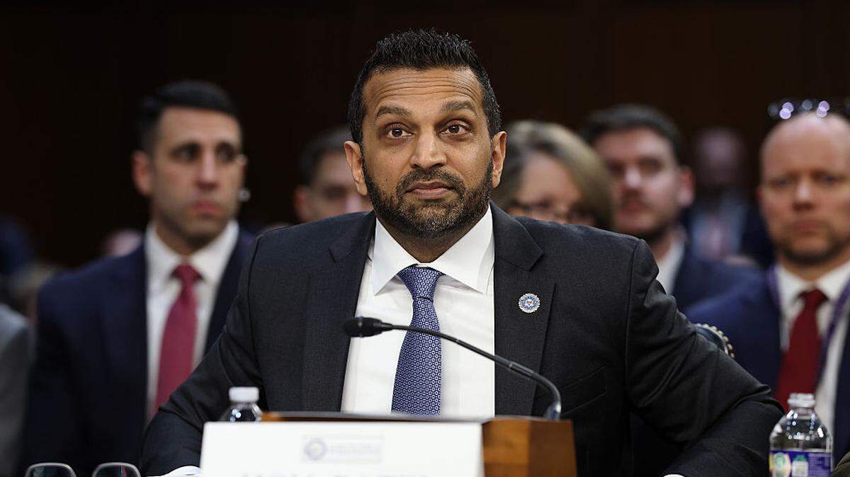 El director de la Oficina Federal de Investigaciones (FBI), Kash Patel, llega a una audiencia del Comité de Inteligencia del Senado sobre amenazas globales en el Edificio de Oficinas del Senado Hart, el 18 de marzo de 2026, en Washington, DC.