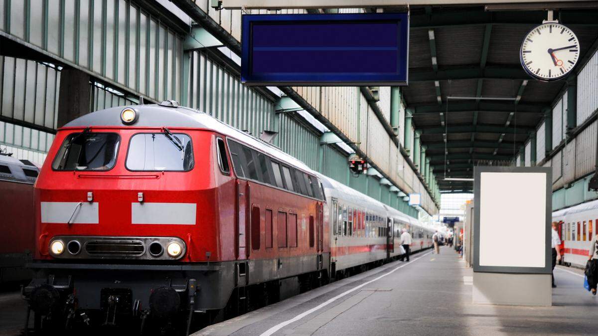 Viajar en tren es lo más ecológico, pero desde la construcción de trenes de alta velocidad en Europa los precios han subido bastante,y en muchos casos llegan a ser más caros que el avión