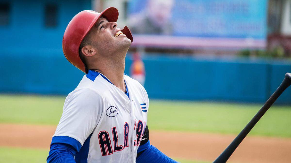 Iván Prieto González ya tiene un equipo que le estará esperando cuando regularice su situación legal. El receptor cubano tiene su primer contrato profesional con los Piratas de Campeche en la liga mexicana. 