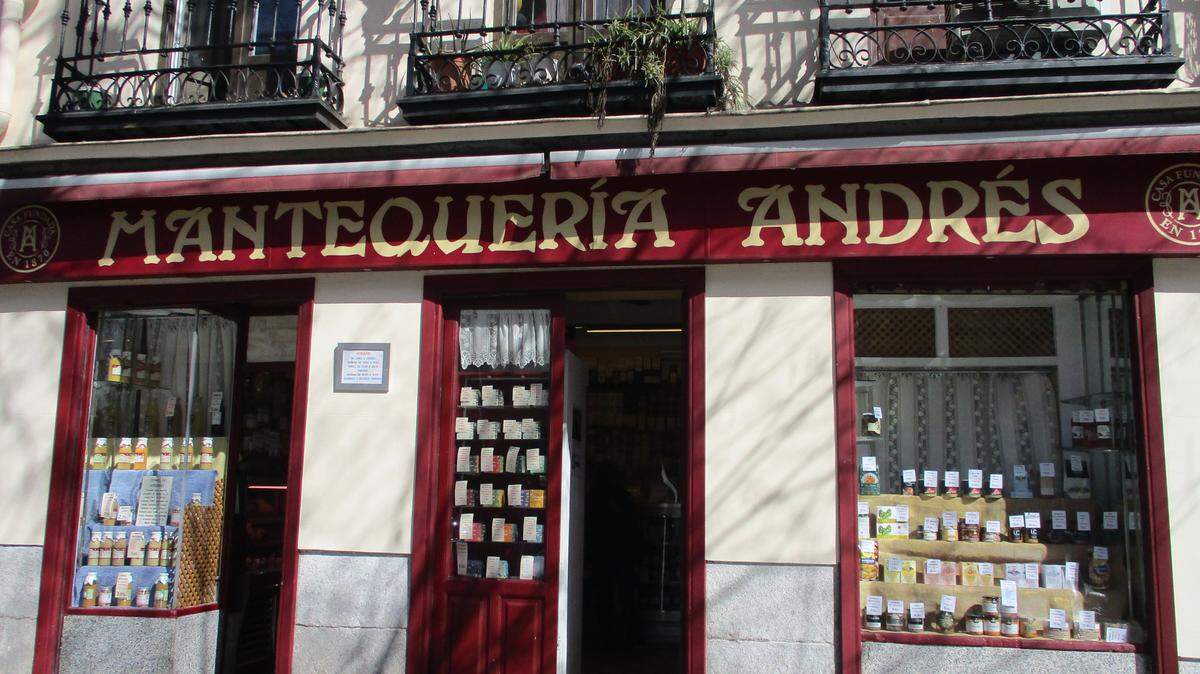 Mantequería Andrés, la más antigua de Madrid localizada de Paseo de los Olmos 3, Madrid.