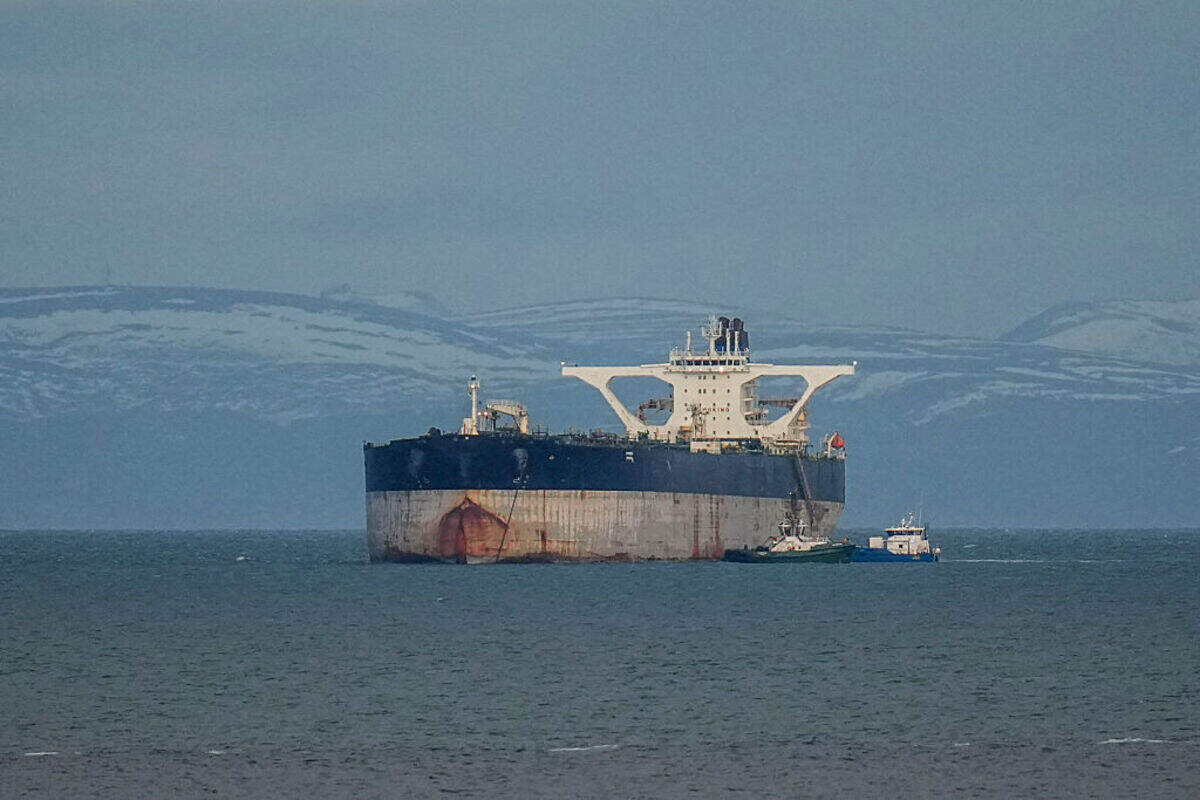 El petrolero Marinera es visto el 14 de enero de 2026 en Burghead, Escocia. El petrolero Marinera, anteriormente conocido como Bella 1, ha entrado en aguas británicas a petición de Estados Unidos para ser reabastecido con “suministros esenciales”. El petrolero de bandera rusa fue incautado por las fuerzas estadounidenses el 7 de enero de 2026, entre Islandia y Escocia, por supuestamente violar las sanciones al transportar petróleo para Venezuela, Rusia e Irán. 