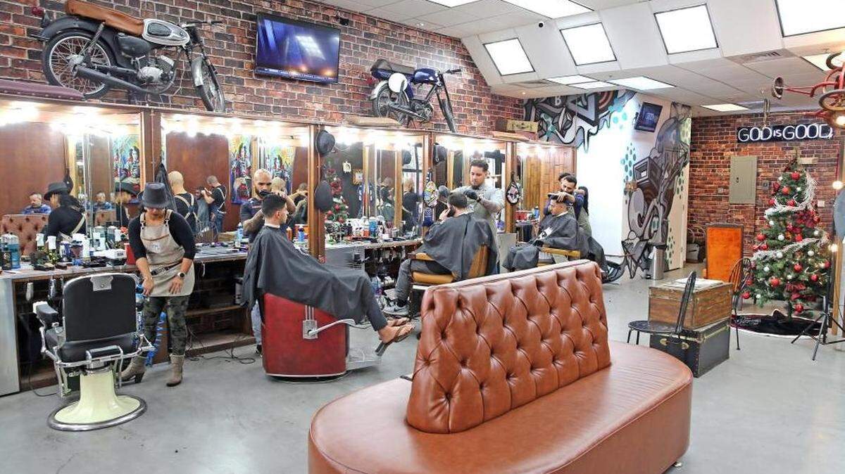 The Spot Barbershop en Coral Gables, foto de archivo. Los barberos están entre los principales oficios de la fuerza laboral independiente vibrante de las economías locales en EEUU.