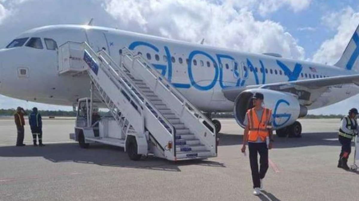 Cuba recibió este jueves un vuelo con 42 migrantes irregulares devueltos por el Gobierno de Estados Unidos, según informaron medios oficiales.