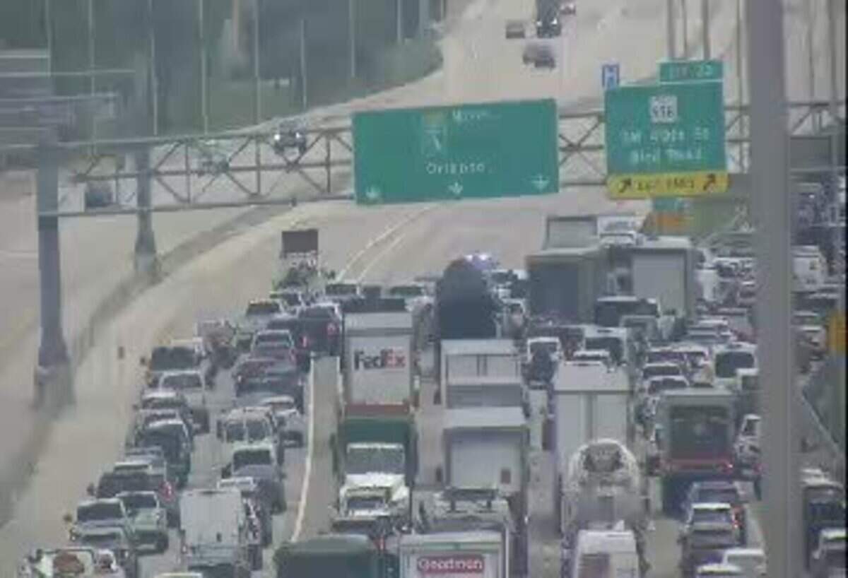 Los conductores se ven obligados a salir de la autopista Turnpike en Bird Road este jueves 16 de julio de 2026.