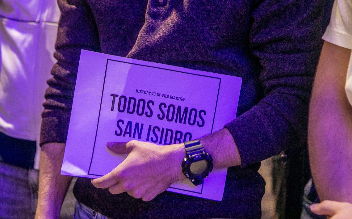 Un grupo de universitarios cubanos en Miami se manifestó en apoyo al Movimiento San Isidro.