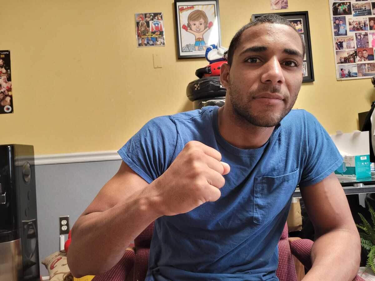 Yoanki Urrutia López llegó al boxeo por una ruta diferente. Como muchos cubanos hizo el viaje a México para luego venir a los Estados Unidos, pero antes de dar el salto definitivo a Miami quiso probarse en el boxeo de esa nación.