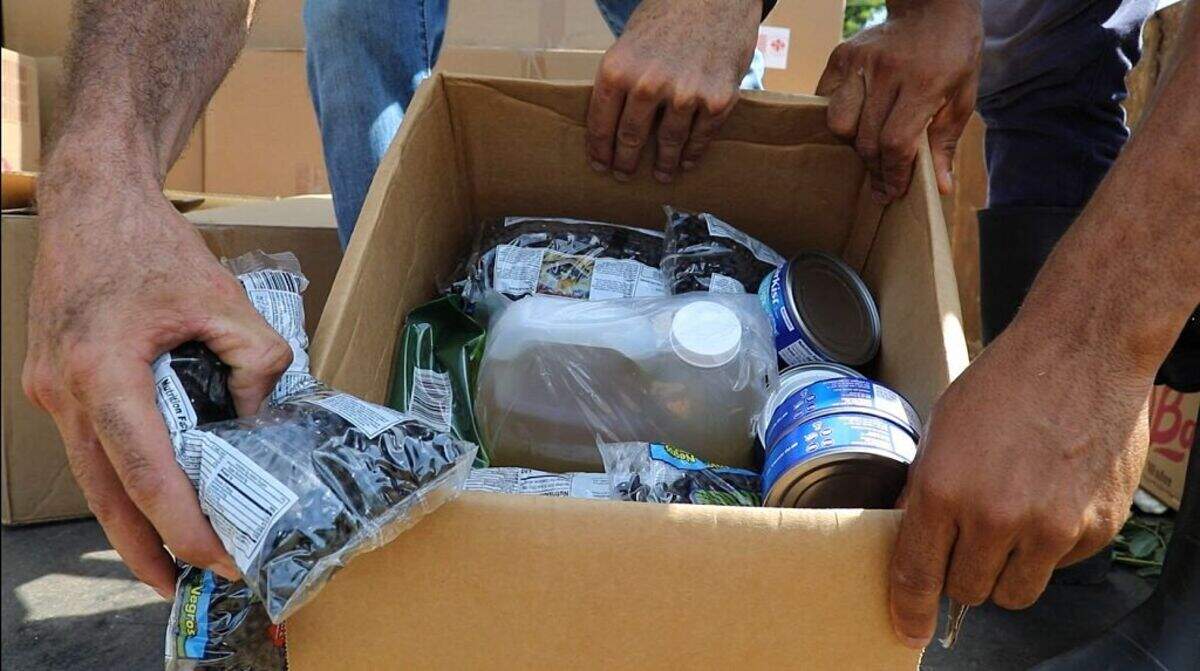 La ayuda a las víctimas del huracán Melissa en Cuba incluye, entre otras cosas, arroz, frijoles, aceite, conservas, productos de higiene y tabletas de cloro para purificar el agua.