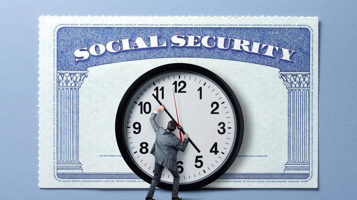 Informe sobre fondos del Seguro Social del 2024 indica que los pagos completos se extenderán un año más que lo proyectado en el 2023, hasta el 2035. La Oficina del Seguro Social anunció también que cheques de ayuda suplementaria (SSI) serán más altos y más personas calificarán para el programa.