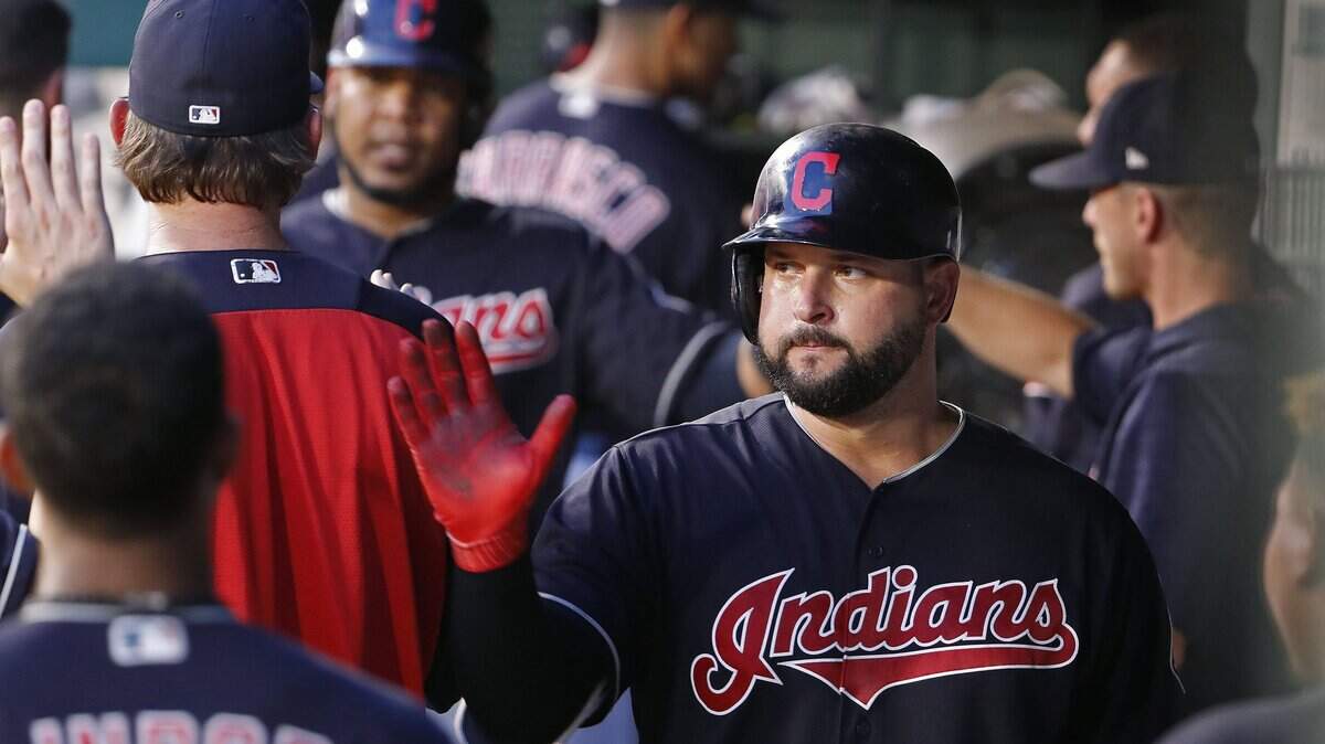 Yonder Alonso bateó .250 con 23 cuadrangulares y 83 remolcadas con los Indios de Cleveland la temporada pasada.