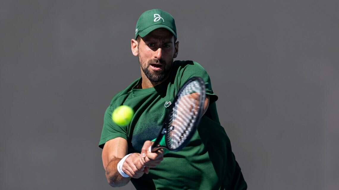 Dos grandes astros del tenis mundial entran en acción en el Miami Open; cal y arena para los argentinos
