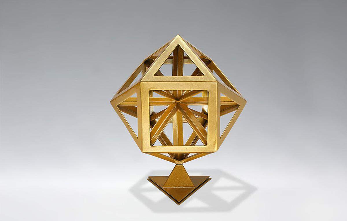 ‘Gold… Sun Essence’, 2021, de Lydia Azout. Acero inoxidable. Dot Fiftyone Gallery, en Little River/Little Haiti.