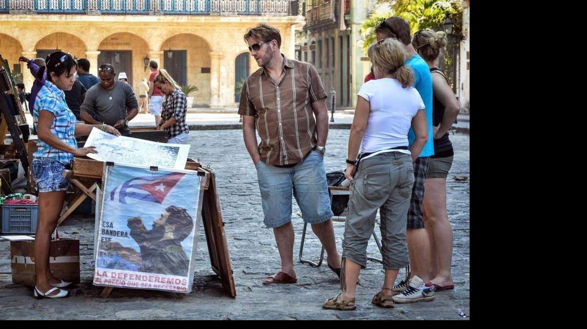 Viajes personales o viajes de inmersión cultural, es una de las 12 categorías a las que se autoriza dar visa para visitas a la isla, y la más popular entre los norteamericanos que esperan viajar a Cuba. AFP-Getty Images