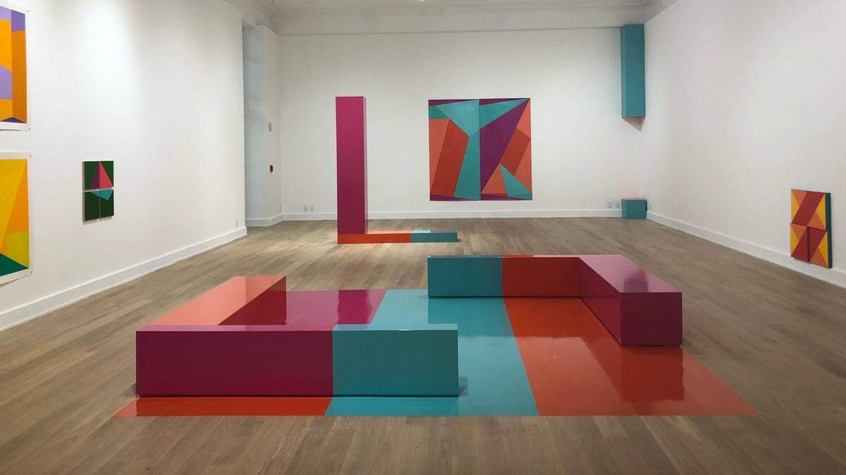 Vista parcial de la muestra "Deceptive Constructions", 2018, de Karen Rifas.