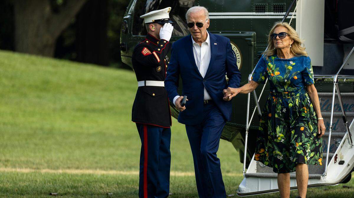 President Joe Biden and First Lady Jill Biden walk across the South Lawn towards the White House after landing in Marine One on July 7, 2024 in Washington, D.C. The President and First Lady are returning to the White House after campaign events in Philadelphia and Harrisburg, Pennsylvania. (Photo by Samuel Corum/Sipa USA)