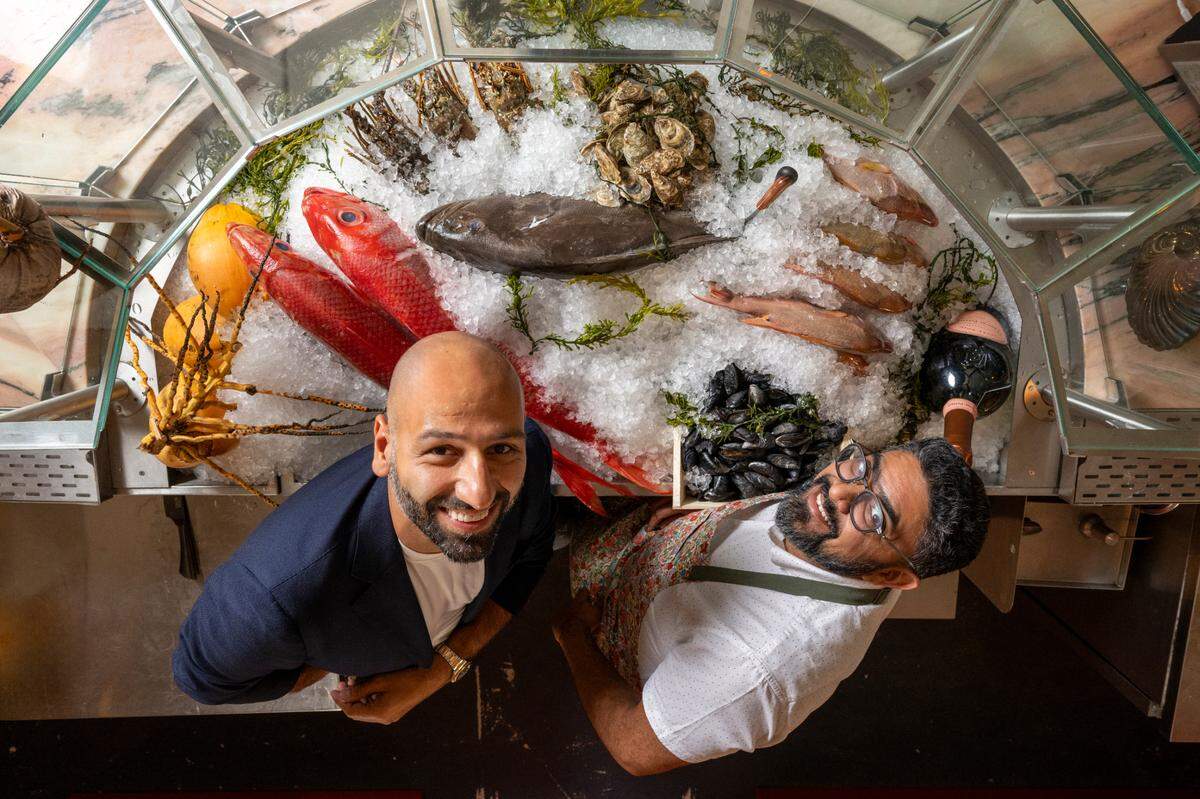 Mohamed Alkassar y el chef Niven Patel de Feal Hospitality abrieron dos restaurantes este año, el segundo local de Ghee Indian Kitchen en Wynwood y el restaurante de inspiración isleña Paya en Miami Beach.