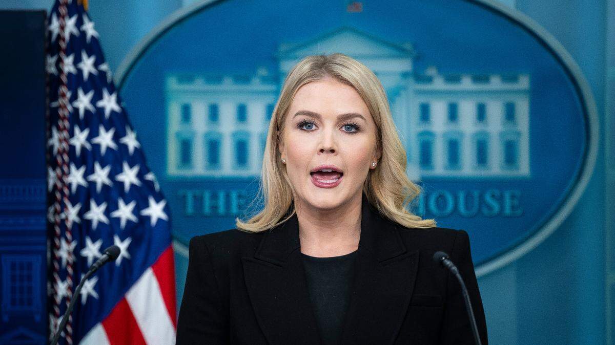 La secretaria de prensa de la Casa Blanca, Karoline Leavitt, habla con los medios durante una rueda de prensa en la Sala de Prensa James S. Brady de la Casa Blanca, en Washington, D.C., el miércoles 5 de febrero de 2025. 
