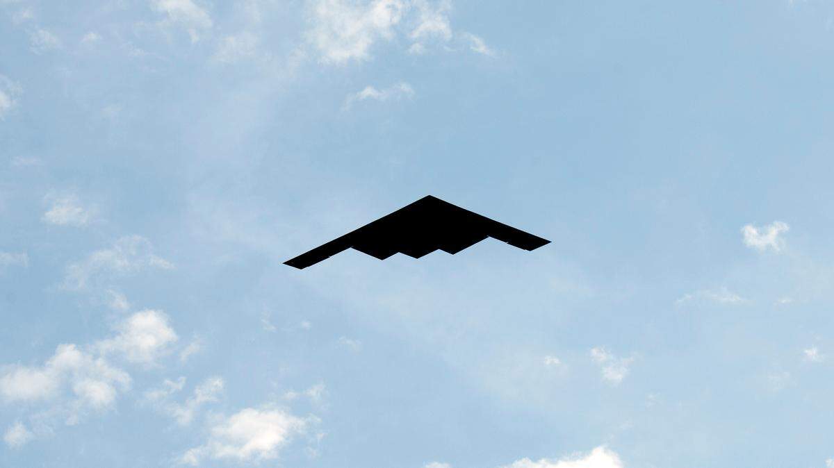 Imagen de un avión militar B-2 durante un evento para conmemorar el Día de la Independencia, el 4 de julio de 2020, en Washington, DC.
