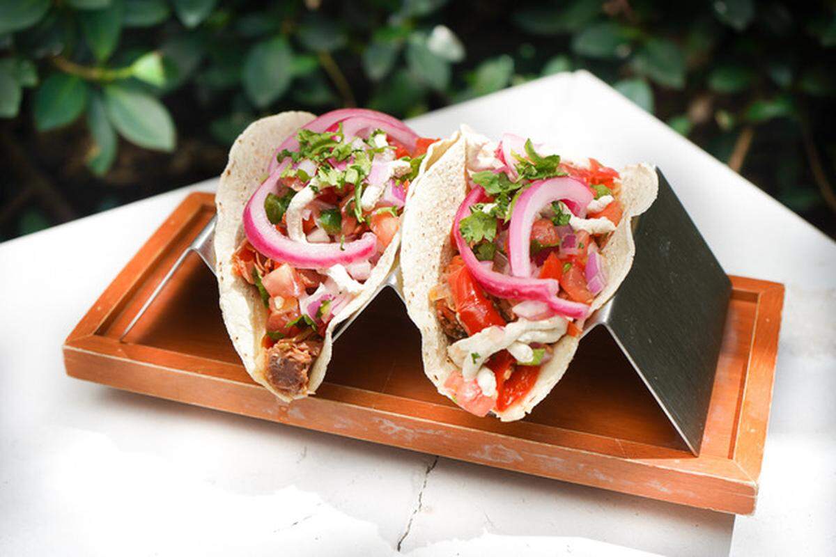 SoBe Vegan&nbsp;cuenta con deliciosas opciones de tacos veganos.
