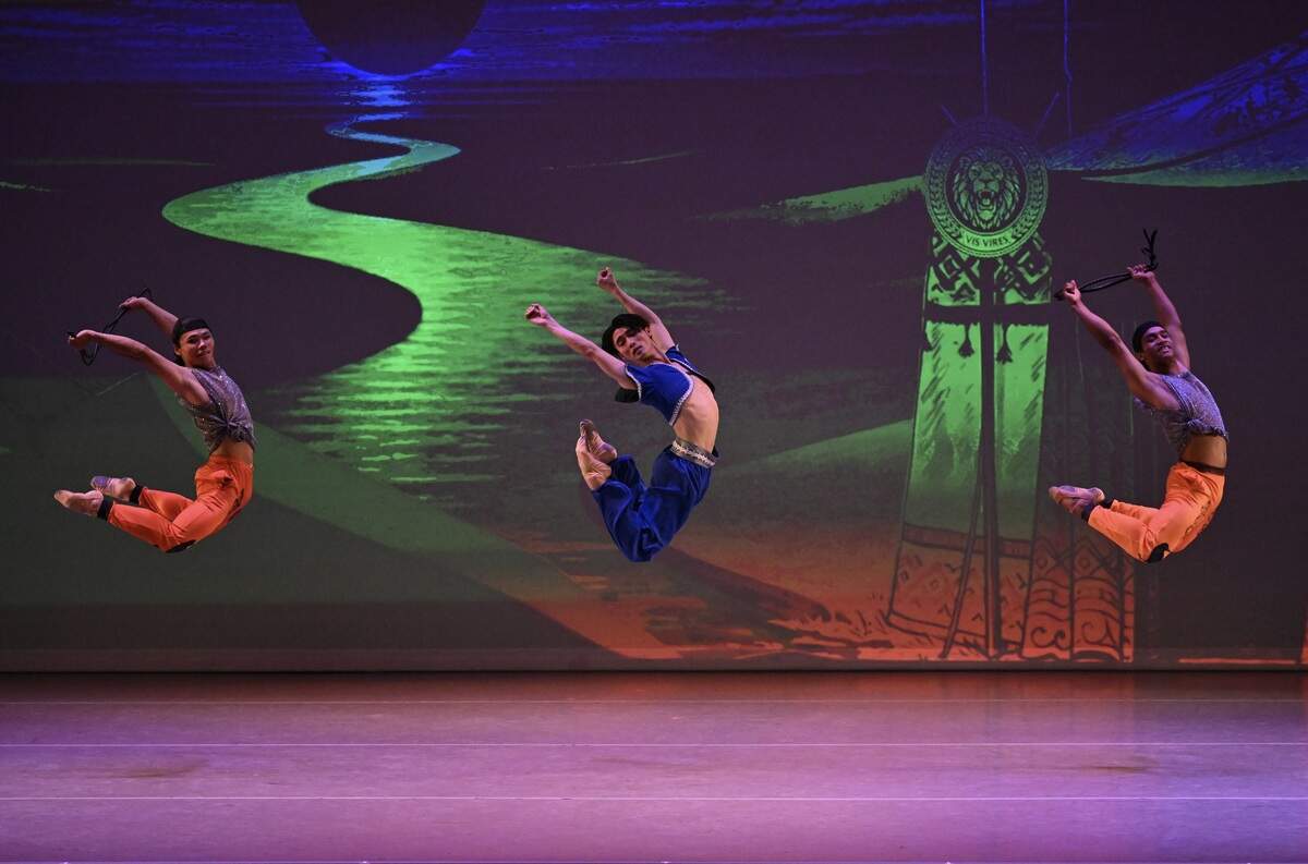 Kansuke Nakamura, Ataru Matsuya y José Luis Pechené en “Polovetsian Dances”, coreografía de Vladimir Issaev.