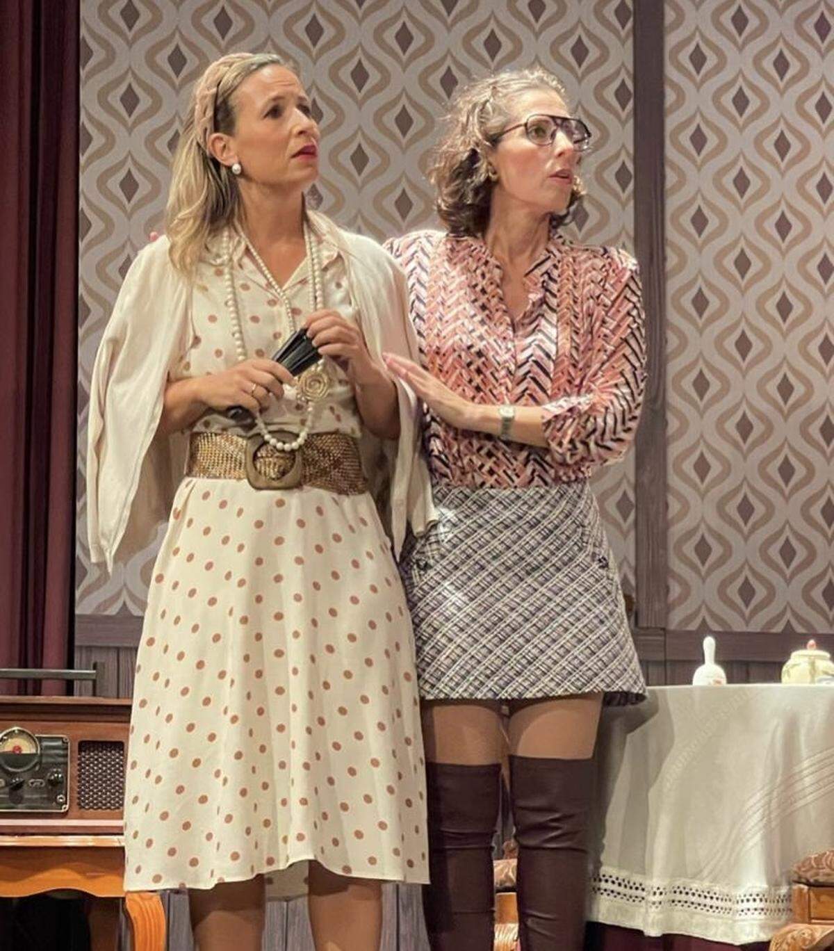 Laura Calvo de Mora y Queca Gordillo.