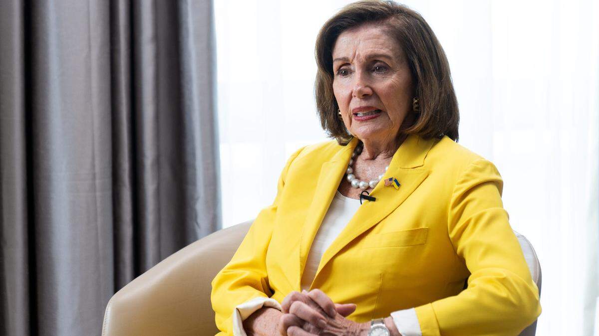 La representante Nancy Pelosi, demócrata de California y ex presidenta de la Cámara de Representantes, conversa con Susan Page, jefa de la oficina de Washington de USA TODAY, en Washington el 31 de julio de 2024.