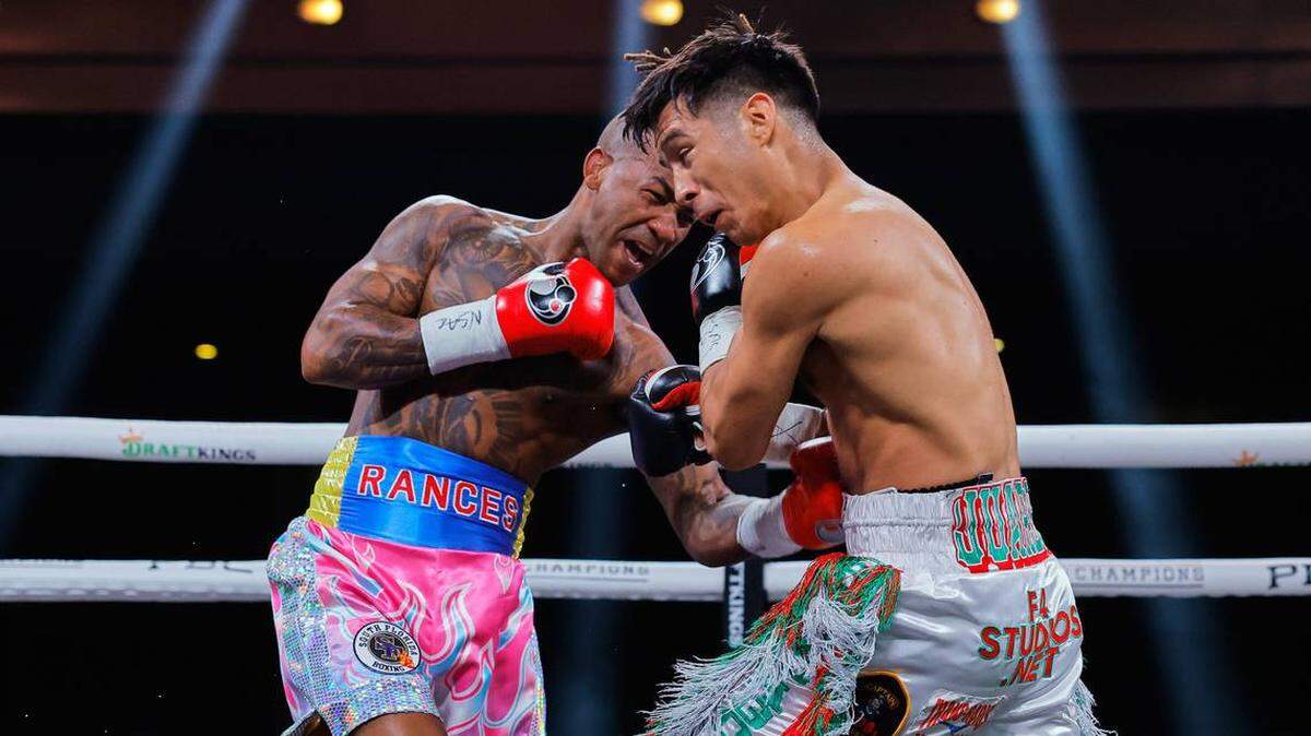 Rancés Barthelemy (izq.) se impuso por decisión mayoritaria a Omar Juárez en el combate coestelar de la velada Rolando Romero-Ismael Barroso, celebrada en Las Vegas.