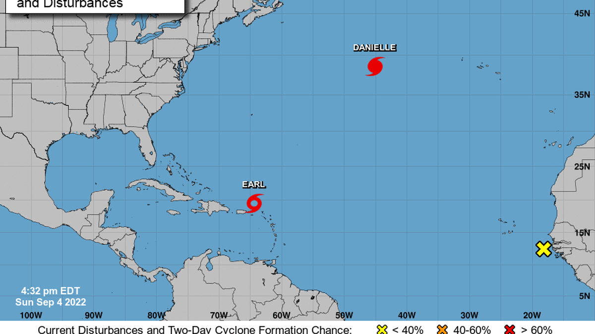 Tormenta Earl podría convertirse en un huracán, Danielle se intensificó en el Atlántico central y una onda tropical se formó en la costa oeste de África.