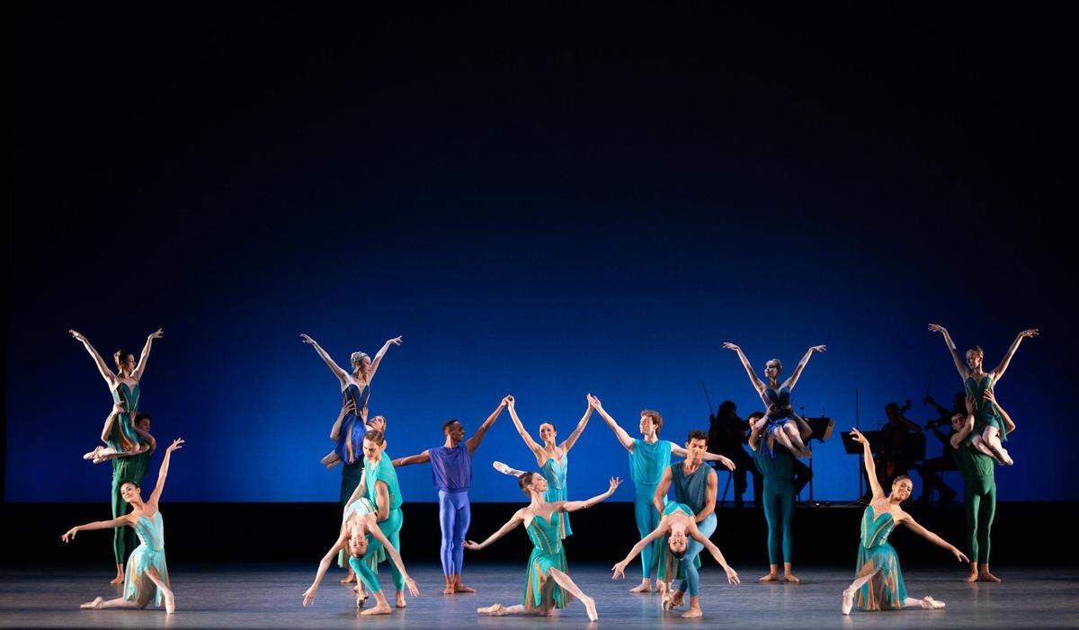 Los bailarines de Miami City Ballet en “PAGANINI, In Play”, coreografía de Durante Verzola.