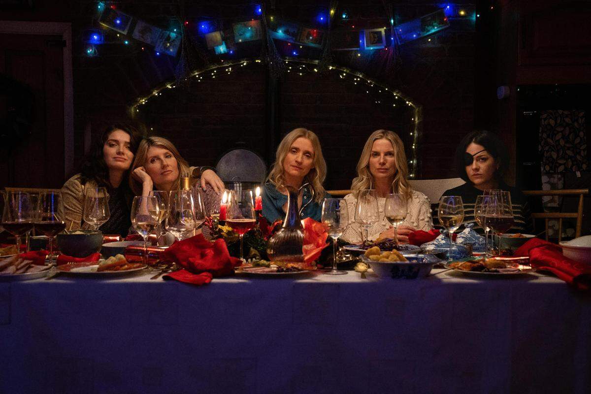 Misterio, humor negro y vínculos familiares inquebrantables son la esencia de ‘Bad Sisters’, una serie que atrapa desde el primer episodio.