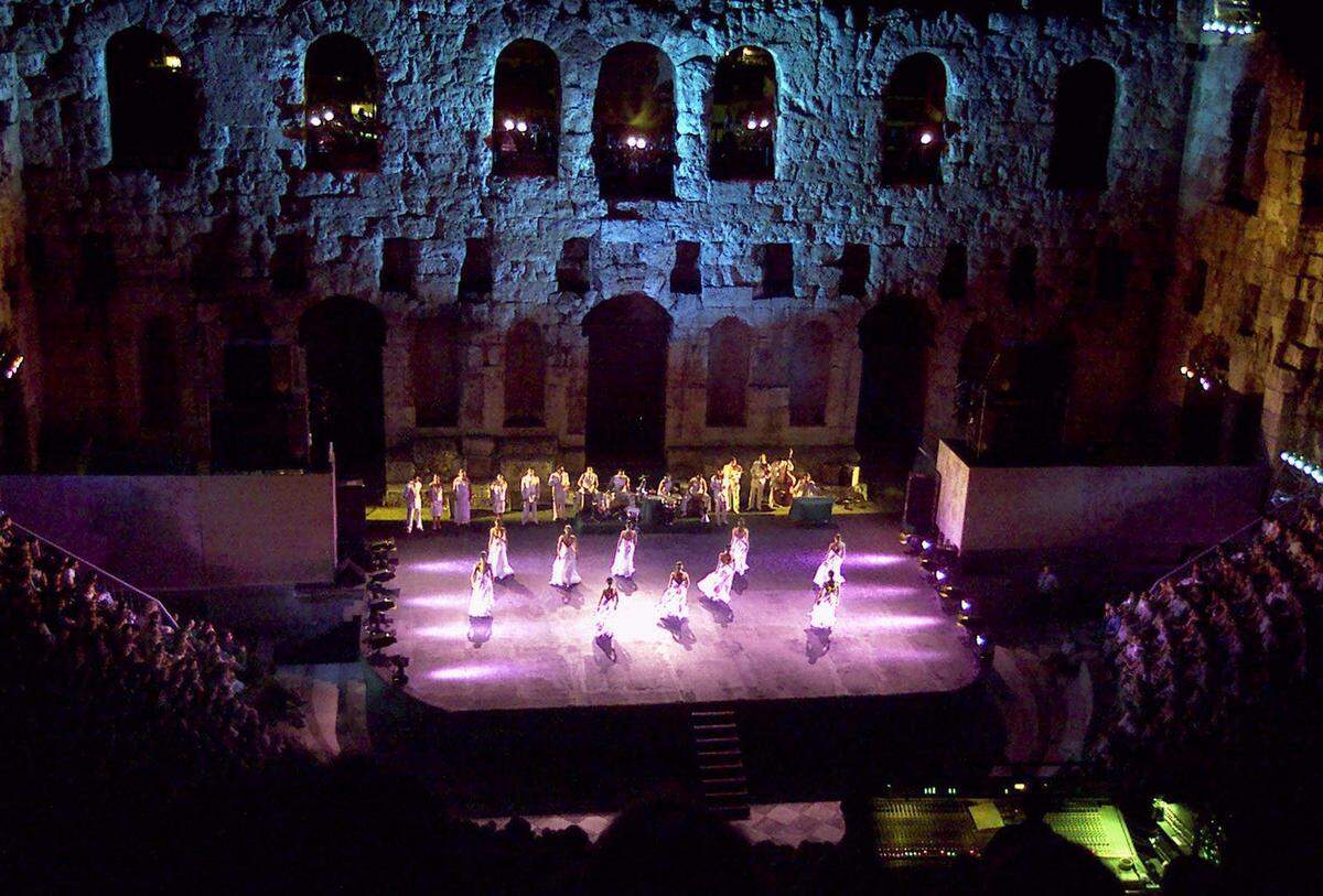 La compañía de ballet de Joaquín Cortés en el antiguo Teatro Herodus Atticus en las escaleras de la Acrópolis.