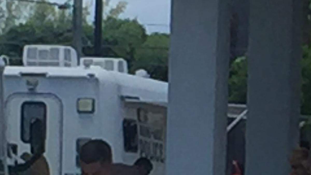 El incidente ocurrió en el banco ubicado en la intersección de la avenida 74 y Bird Road.