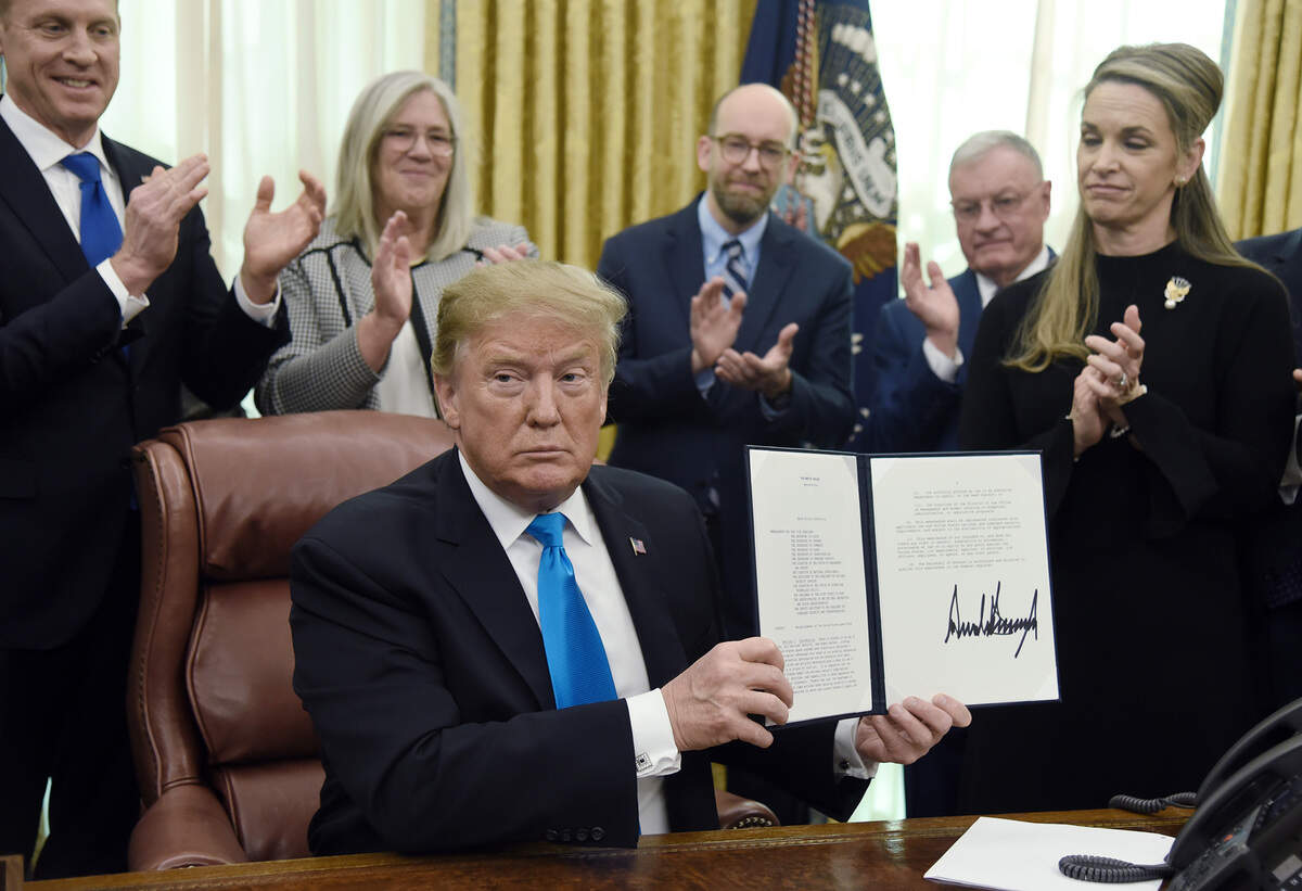Foto de archivo. La Administración de Archivos Nacionales y Registros de EE.UU. pidió al Departamento de Justicia que investigue al expresidente Donald Trump (2017-2021) por llevarse de la Casa Blanca varias cajas de documentos, según informaron este miércoles medios locales citando a fuentes oficiales.