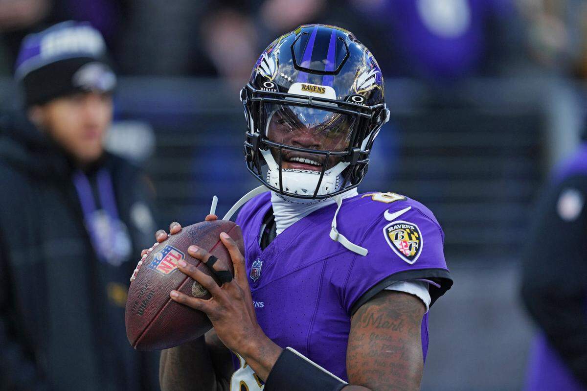 Lamar Jackson redondeó una temporada de ensueño en la que fue factor determinante para que los Ravens clasificaran a playoffs como el sembrado número tres de la Conferencia Americana (AFC) con marca de 12-5.