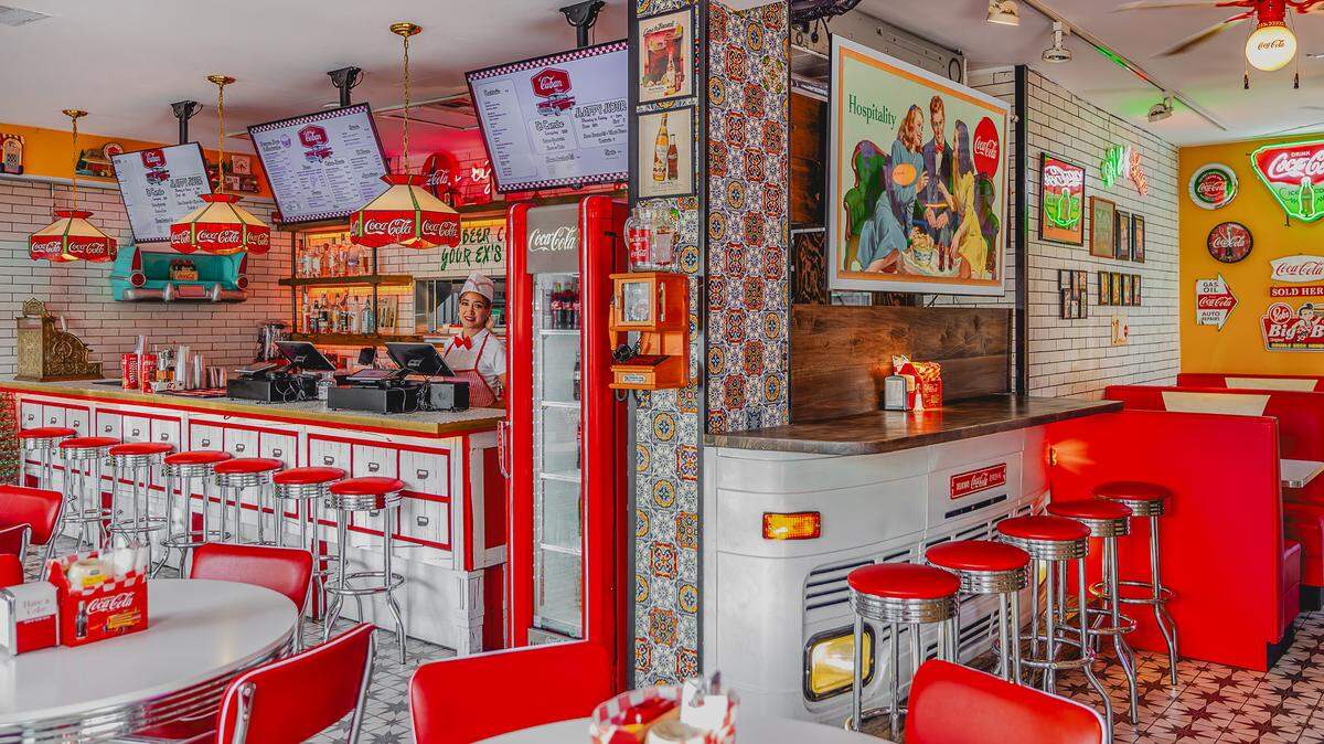 El colorido restaurante El Cuban Diner ya está abierto en la Calle 8 de La Pequeña Habana. 