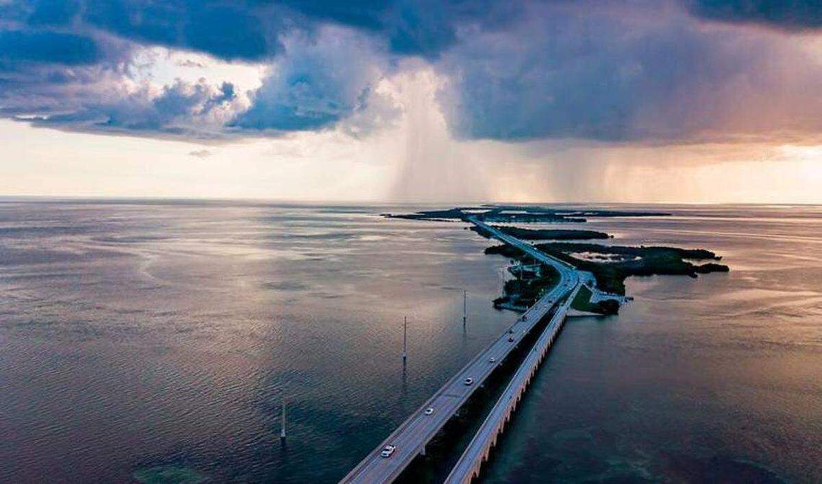 La Carretera Overseas que lleva a los Cayos.
